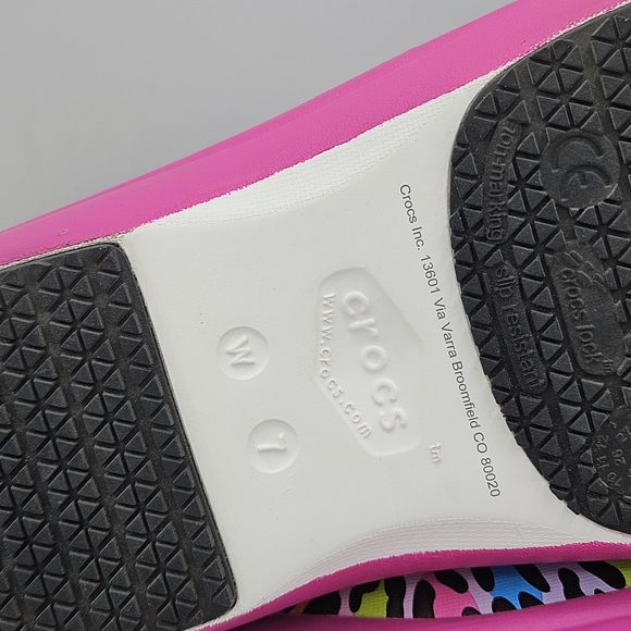 NEW Lisa Frank × CROCS nonmarking, slip resistant cheetah print  clogs size 7 - Picture 8 of 15